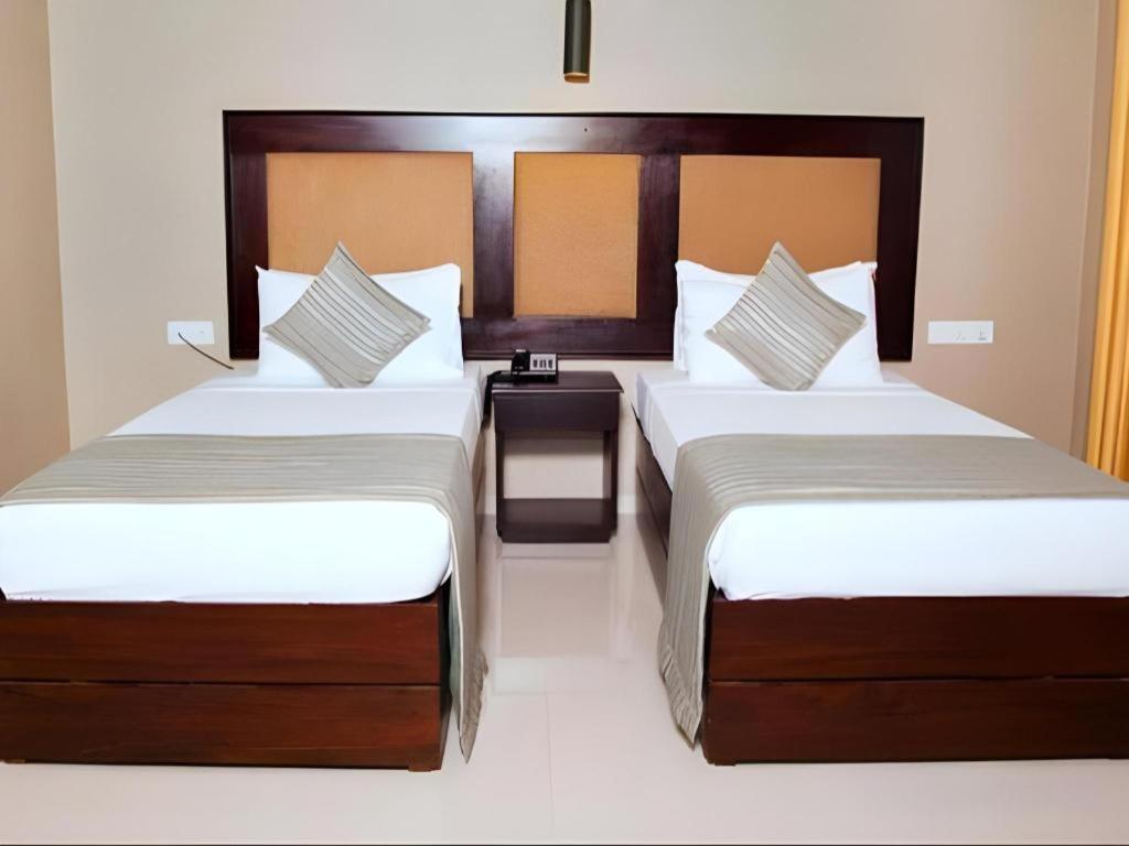 Full Moon Garden Hotel Негомбо Экстерьер фото