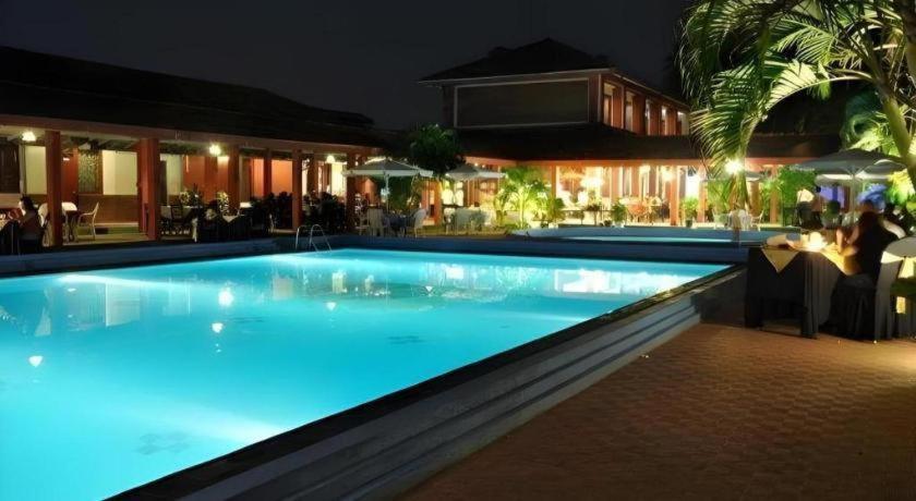 Full Moon Garden Hotel Негомбо Экстерьер фото