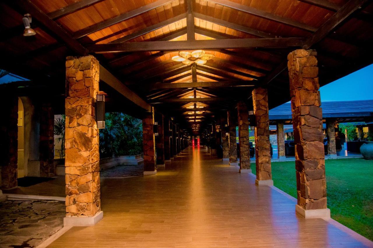 Full Moon Garden Hotel Негомбо Экстерьер фото