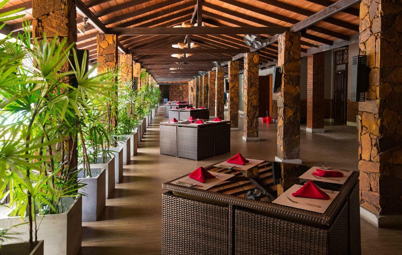 Full Moon Garden Hotel Негомбо Экстерьер фото