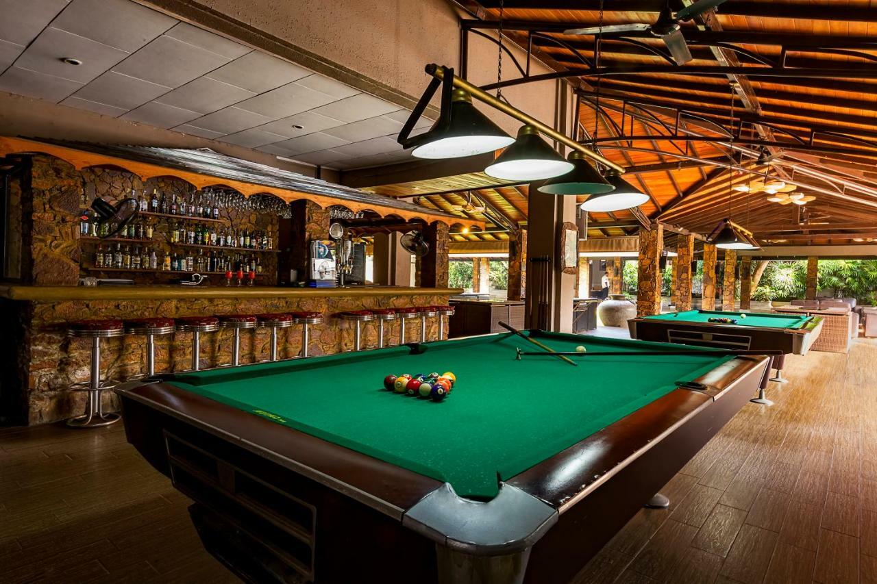 Full Moon Garden Hotel Негомбо Экстерьер фото